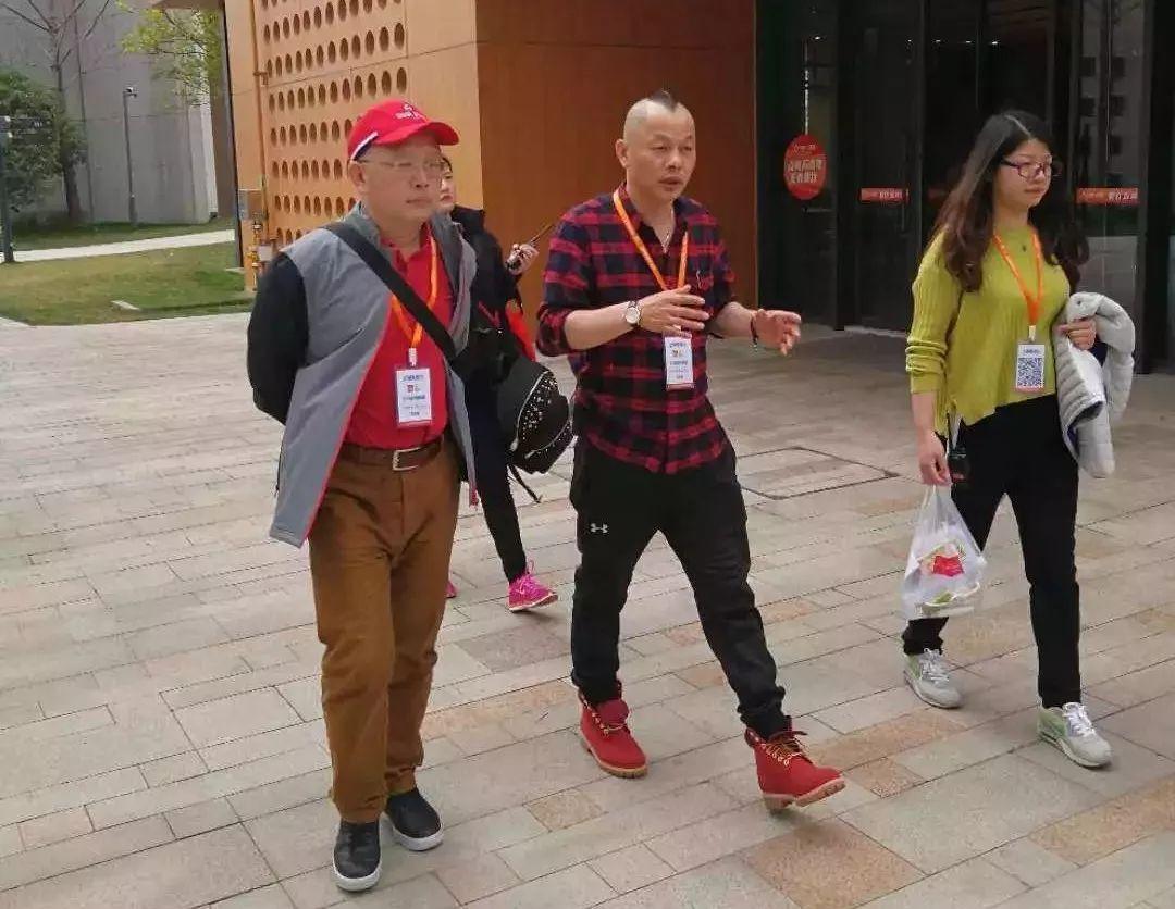 上海電視臺誠邀李時珍養生堂中醫養生顧問劉存光博士助陣《相聚老友薈》欄目! 上海電視臺誠邀李時珍養生堂中醫養生顧問劉存光博士助陣《相聚老友薈》欄目!