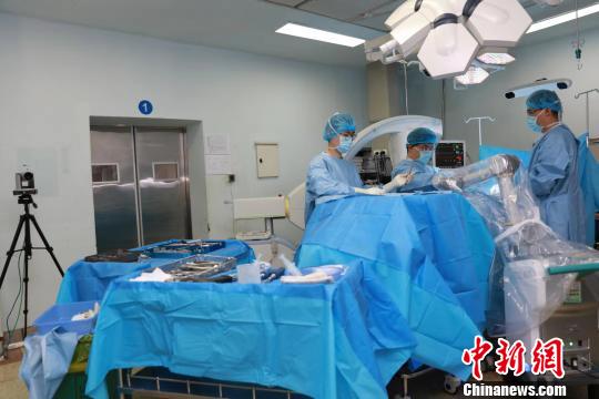 5G骨科機器人多中心聯合遠程手術完成-易網健康<a href=http://www.jjkd2019.cn/jkys/ target=_blank class=infotextkey>養生</a>網 5G骨科機器人多中心聯合遠程手術完成
