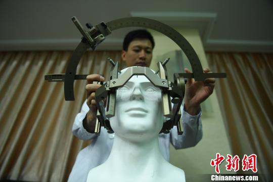 中國帕金森病患者超300萬 不是“手抖”那么簡單!-易網(wǎng)健康養(yǎng)生網(wǎng) 中國帕金森病患者超300萬 不是“手抖”那么簡單!