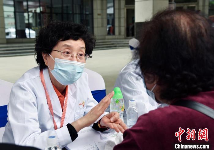 “健康中國”MMC西部行啟動 聚焦基層慢病管理分級診療-易網(wǎng)健康<a href=http://www.jjkd2019.cn/jkys/ target=_blank class=infotextkey>養(yǎng)生</a>網(wǎng) “健康中國”MMC西部行啟動 聚焦基層慢病管理分級診療