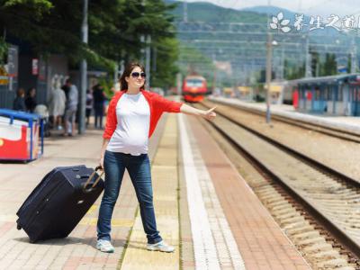 載735人列車被困鄭州超40小時 已斷水斷糧急需救援！