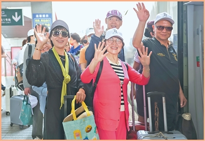 銀發旅游,如何適老又悅老?(深閱讀·文旅新觀察)-易網健康<a href=http://www.jjkd2019.cn/jkys/ target=_blank class=infotextkey>養生</a>網 銀發旅游,如何適老又悅老?(深閱讀·文旅新觀察)