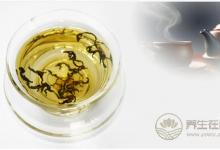 痘痘老是冒臉上咋辦？喝蒲公英茶用溫水洗臉預(yù)防