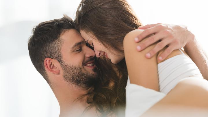 乳房、奶頭、陰莖裝置  不只是藝術的身體革命行動