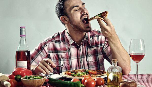你還敢再節(jié)食減肥嗎？看看不吃晚餐的5個(gè)生理反應(yīng)