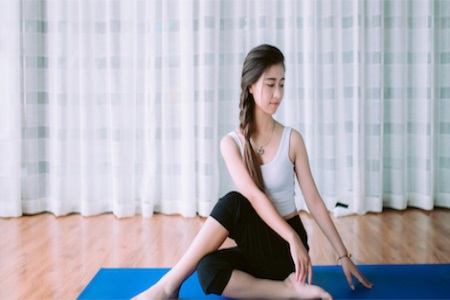 產婦練產后瑜伽減肥塑身，明星產后減肥實力證明