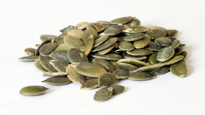 如何自制減肥茶?荷葉玫瑰花茶的做法分享-易網(wǎng)健康<a href=http://www.jjkd2019.cn/jkys/ target=_blank class=infotextkey>養(yǎng)生</a>網(wǎng) 如何自制減肥茶?荷葉玫瑰花茶的做法分享