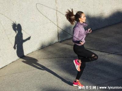 為什么千萬不要跳繩減肥，5類人不合適(附跳繩減肥減脂正確法)