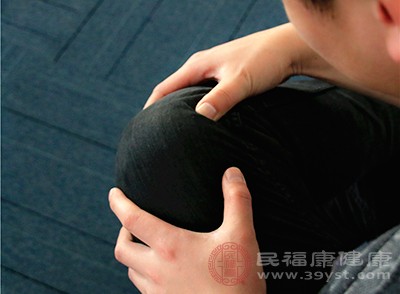 又想運(yùn)動又怕傷到膝蓋怎么辦 教你如何避免傷膝