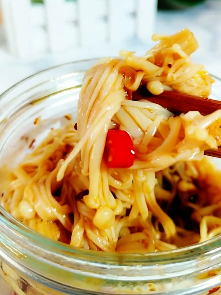 酸辣金針菇的做法-家常味炒菜譜-易網(wǎng)健康養(yǎng)生網(wǎng) 酸辣金針菇的做法-家常味炒菜譜