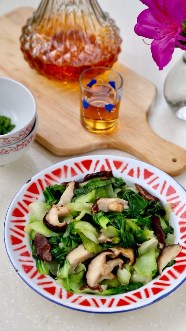 香菇青菜的做法-咸鮮味炒菜譜-易網(wǎng)健康養(yǎng)生網(wǎng) 香菇青菜的做法-咸鮮味炒菜譜