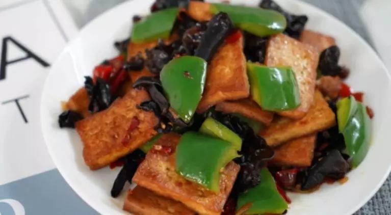 家常豆腐的做法-家常味炒菜譜-易網健康養生網 家常豆腐的做法-家常味炒菜譜