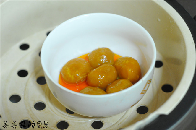咸蛋黃焗苦瓜的做法-家常味炒菜譜-易網<a href=http://www.jjkd2019.cn/ target=_blank class=infotextkey>健康養生</a>網 咸蛋黃焗苦瓜的做法-家常味炒菜譜