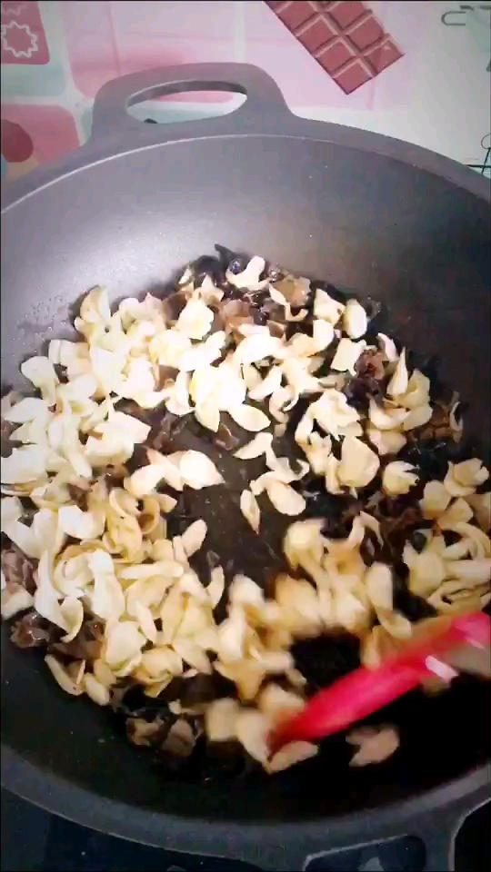 雞蛋煎百合的做法-家常味炒菜譜