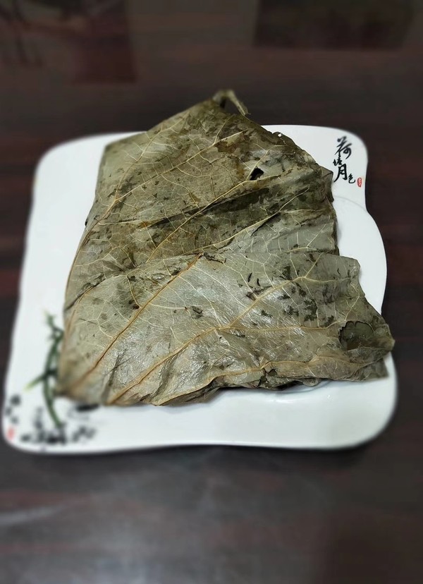 《荷葉糯米雞》的做法-咸鮮味蒸菜譜-易網健康養(yǎng)生網 《荷葉糯米雞》的做法-咸鮮味蒸菜譜