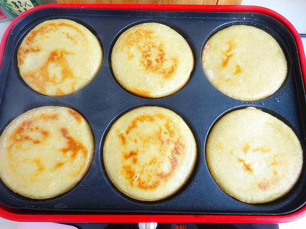 褐麥糊雞蛋餅的做法-蔥香味烙菜譜