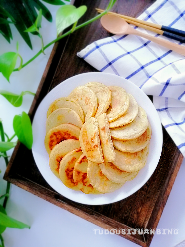 褐麥糊雞蛋餅的做法-蔥香味烙菜譜