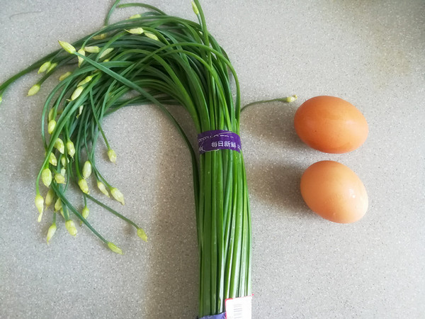 韭苔炒雞蛋的做法-家常味炒菜譜-易網<a href=http://www.jjkd2019.cn/ target=_blank class=infotextkey>健康養生</a>網 韭苔炒雞蛋的做法-家常味炒菜譜