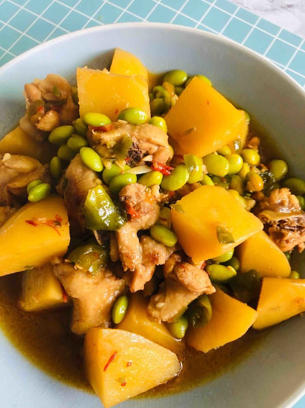 土豆燒雞翅根的做法-家常味燒菜譜-易網(wǎng)健康養(yǎng)生網(wǎng) 土豆燒雞翅根的做法-家常味燒菜譜