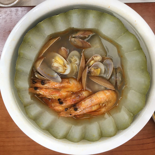 粵式海鮮冬瓜盅的做法-其它口味蒸菜譜-易網(wǎng)健康養(yǎng)生網(wǎng) 粵式海鮮冬瓜盅的做法-其它口味蒸菜譜