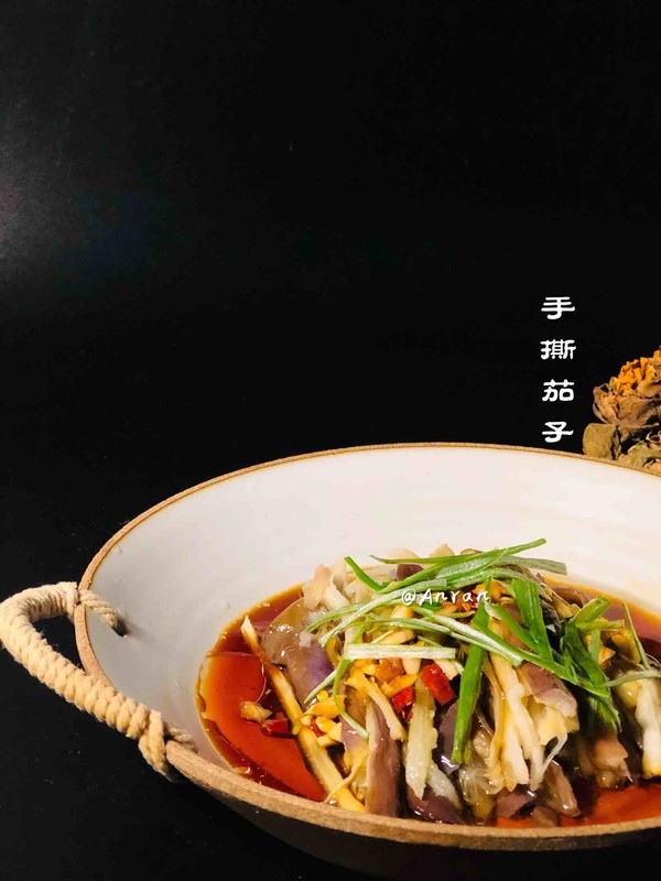手撕茄子的做法-醬香味拌菜譜-易網(wǎng)健康養(yǎng)生網(wǎng) 手撕茄子的做法-醬香味拌菜譜