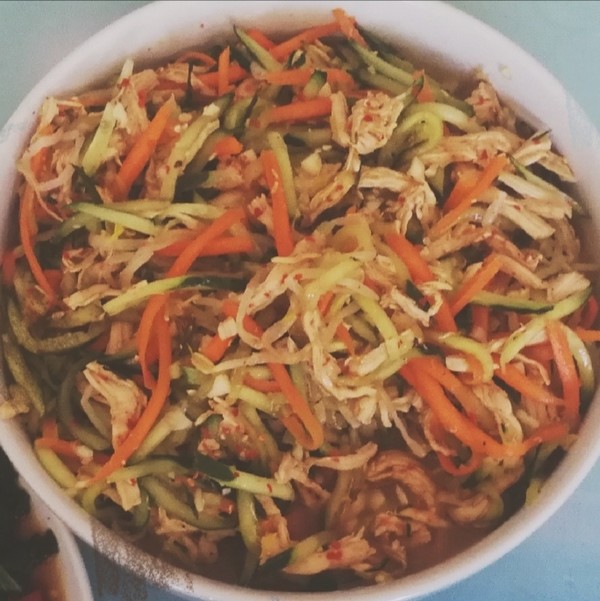 涼拌雞胸肉的做法-咸鮮味拌菜譜-易網健康養生網 涼拌雞胸肉的做法-咸鮮味拌菜譜