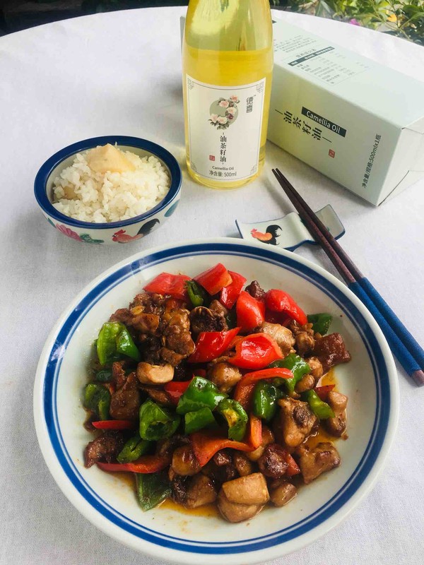 油茶籽油炒雞的做法-香辣味炒菜譜-易網(wǎng)健康養(yǎng)生網(wǎng) 油茶籽油炒雞的做法-香辣味炒菜譜