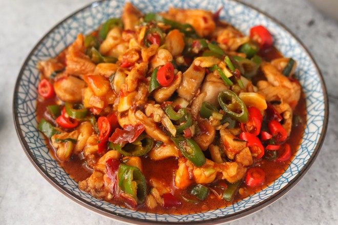 雙椒辣子雞丁的做法-香辣味炒菜譜-易網健康養生網 雙椒辣子雞丁的做法-香辣味炒菜譜