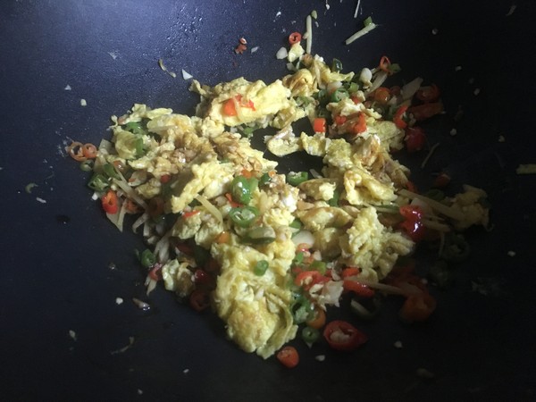 辣椒炒雞蛋的做法-香辣味炒菜譜-易網(wǎng)健康養(yǎng)生網(wǎng) 辣椒炒雞蛋的做法-香辣味炒菜譜