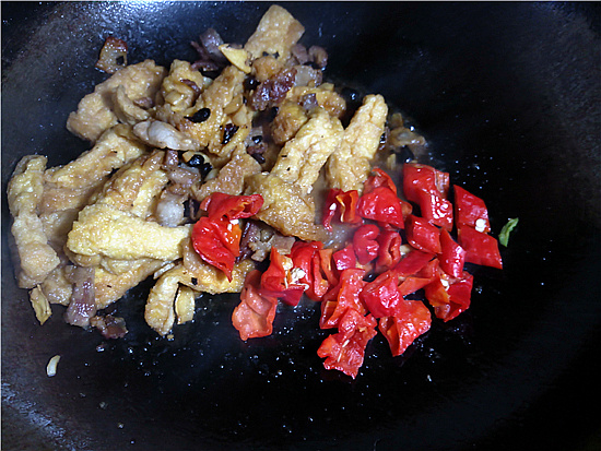 家鄉(xiāng)豆腐的做法-咸鮮味炒菜譜-易網(wǎng)健康養(yǎng)生網(wǎng) 家鄉(xiāng)豆腐的做法-咸鮮味炒菜譜