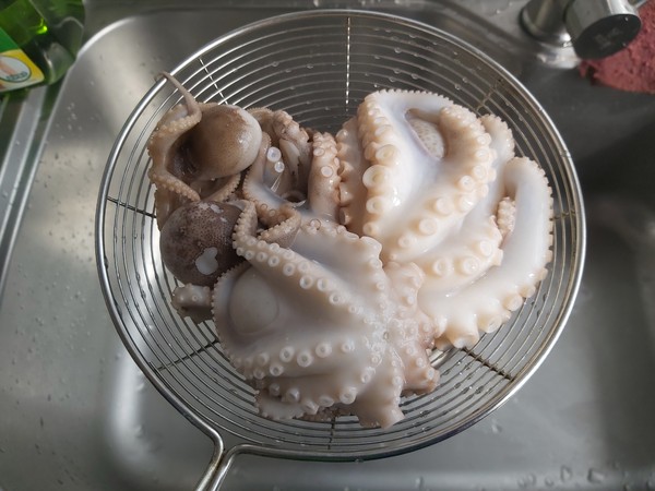 醬爆八爪魚的做法-咸鮮味炒菜譜-易網<a href=http://www.jjkd2019.cn/ target=_blank class=infotextkey>健康養生</a>網 醬爆八爪魚的做法-咸鮮味炒菜譜