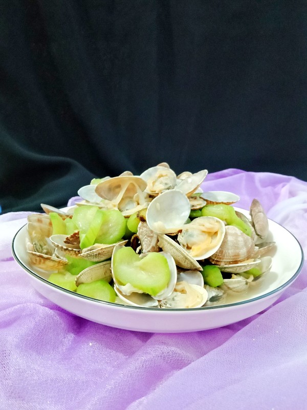 絲瓜炒花蛤的做法-咸鮮味炒菜譜-易網(wǎng)健康養(yǎng)生網(wǎng) 絲瓜炒花蛤的做法-咸鮮味炒菜譜