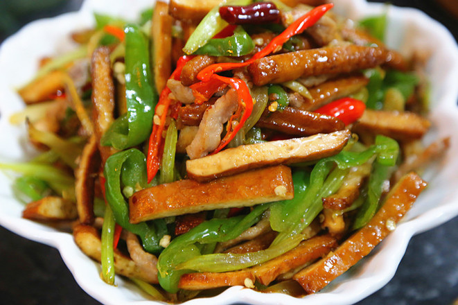 青椒炒香干的做法-香辣味炒菜譜