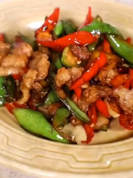 辣椒炒肉的做法-家常味炒菜譜-易網健康養生網 辣椒炒肉的做法-家常味炒菜譜