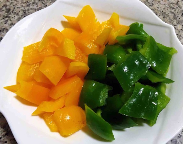 彩椒辣醬炒花螺的做法-香辣味炒菜譜-易網(wǎng)健康養(yǎng)生網(wǎng) 彩椒辣醬炒花螺的做法-香辣味炒菜譜