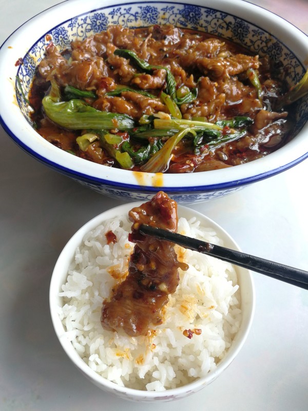 水煮牛肉的做法-麻辣味煮菜譜-易網健康養生網 水煮牛肉的做法-麻辣味煮菜譜