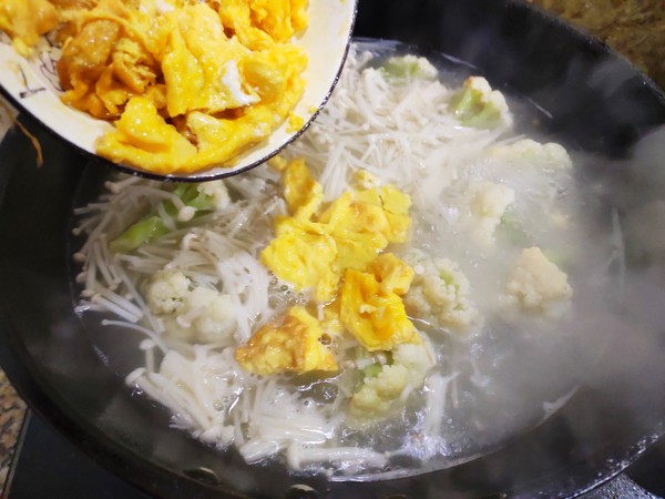 有機(jī)花菜雞蛋湯的做法-咸鮮味煮菜譜-易網(wǎng)健康養(yǎng)生網(wǎng) 有機(jī)花菜雞蛋湯的做法-咸鮮味煮菜譜