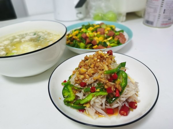 涼拌藕絲的做法-香辣味拌菜譜-易網(wǎng)健康養(yǎng)生網(wǎng) 涼拌藕絲的做法-香辣味拌菜譜