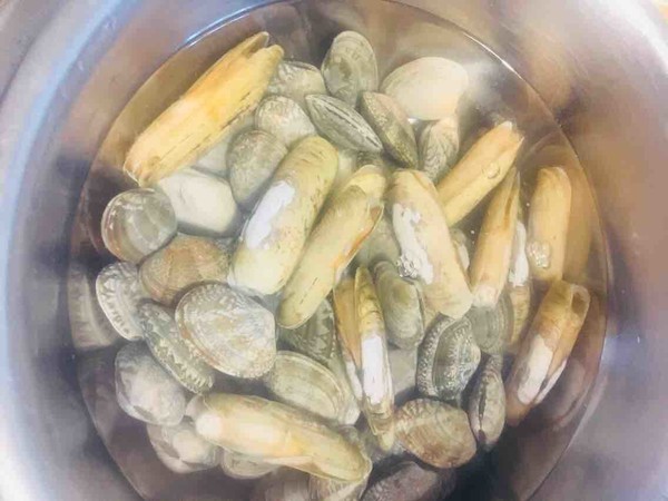 海鮮蝦炒雞的做法-咸鮮味炒菜譜-易網<a href=http://www.jjkd2019.cn/ target=_blank class=infotextkey>健康養生</a>網 海鮮蝦炒雞的做法-咸鮮味炒菜譜