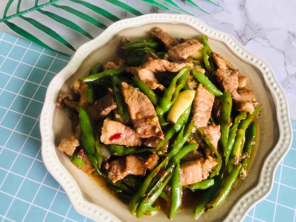 小炒肉的做法-家常味炒菜譜-易網(wǎng)健康養(yǎng)生網(wǎng) 小炒肉的做法-家常味炒菜譜