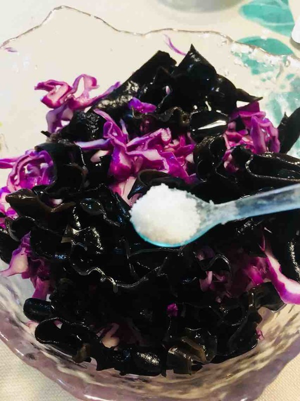 木耳拌紫甘藍(lán)的做法-酸甜味拌菜譜-易網(wǎng)健康養(yǎng)生網(wǎng) 木耳拌紫甘藍(lán)的做法-酸甜味拌菜譜
