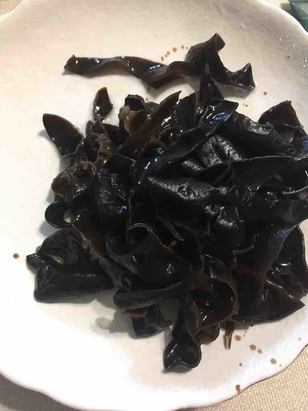 木耳拌紫甘藍(lán)的做法-酸甜味拌菜譜-易網(wǎng)健康養(yǎng)生網(wǎng) 木耳拌紫甘藍(lán)的做法-酸甜味拌菜譜