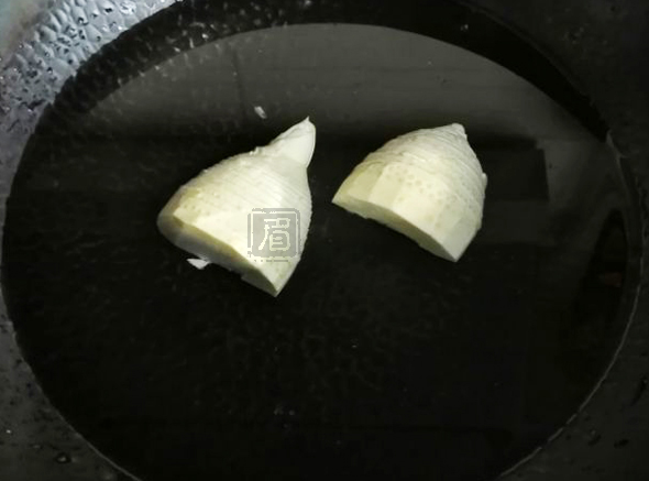 銀絲梗菜炒冬筍的做法-咸鮮味炒菜譜-易網(wǎng)<a href=http://www.jjkd2019.cn/ target=_blank class=infotextkey>健康養(yǎng)生</a>網(wǎng) 銀絲梗菜炒冬筍的做法-咸鮮味炒菜譜