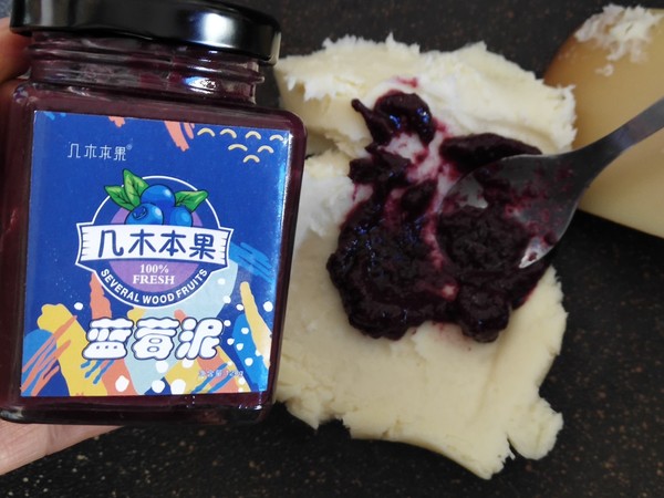 藍(lán)莓山藥西多士的做法-果味煎菜譜