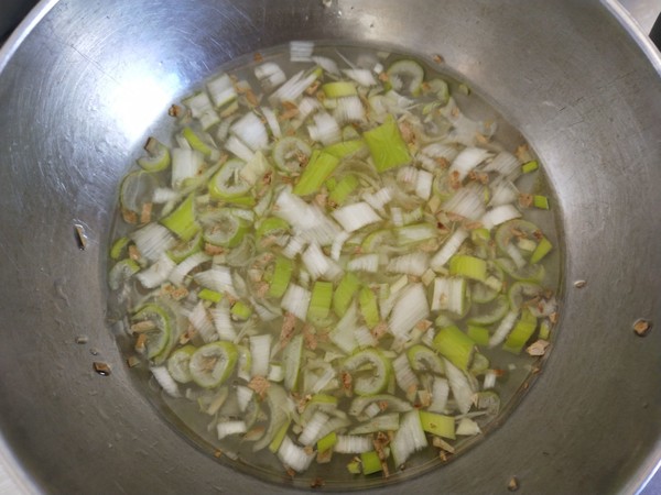 手打魚丸的做法-咸鮮味汆菜譜-易網(wǎng)健康養(yǎng)生網(wǎng) 手打魚丸的做法-咸鮮味汆菜譜