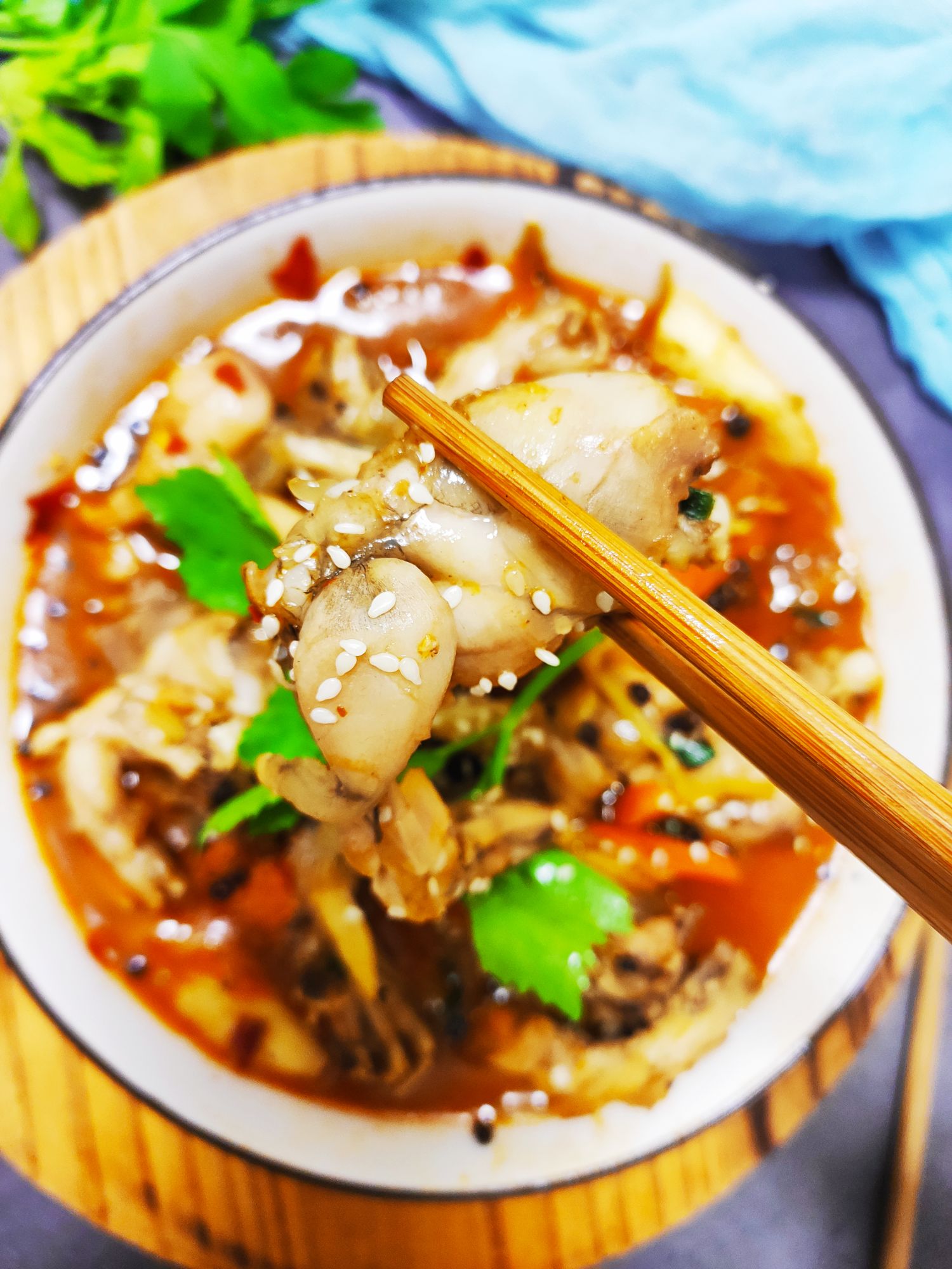 麻辣田雞!秒殺飯店!吃到撐的做法-香辣味煮菜譜-易網(wǎng)健康養(yǎng)生網(wǎng) 麻辣田雞!秒殺飯店!吃到撐的做法-香辣味煮菜譜