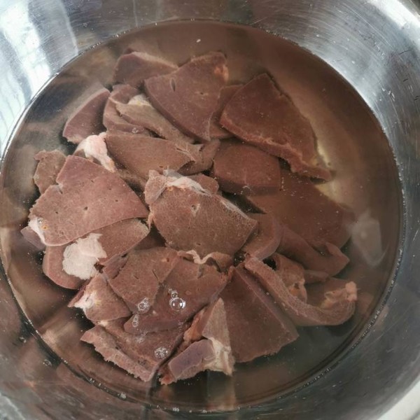 黑樂砂鍋爆炒豬肝的做法-咸鮮味炒菜譜-易網健康養生網 黑樂砂鍋爆炒豬肝的做法-咸鮮味炒菜譜