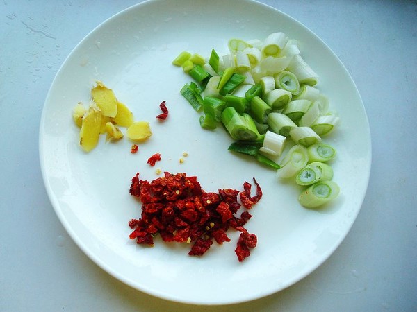 辣椒醬燒魚(yú)的做法-家常味燒菜譜