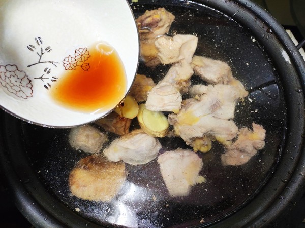 鹿茸菌山藥雞湯的做法-咸鮮味燉菜譜-易網健康養生網 鹿茸菌山藥雞湯的做法-咸鮮味燉菜譜