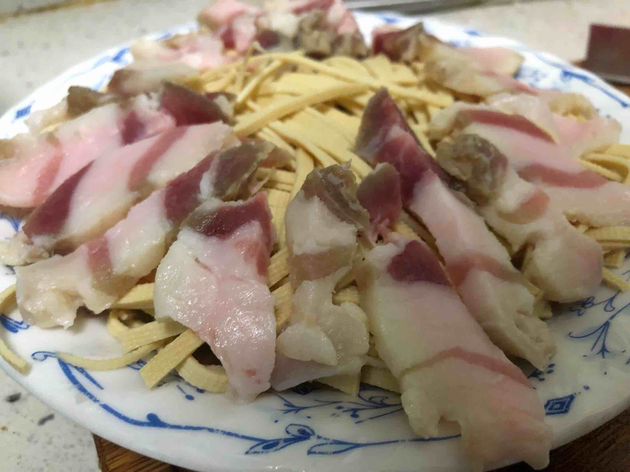 咸肉香腸蒸干絲的做法-咸鮮味蒸菜譜